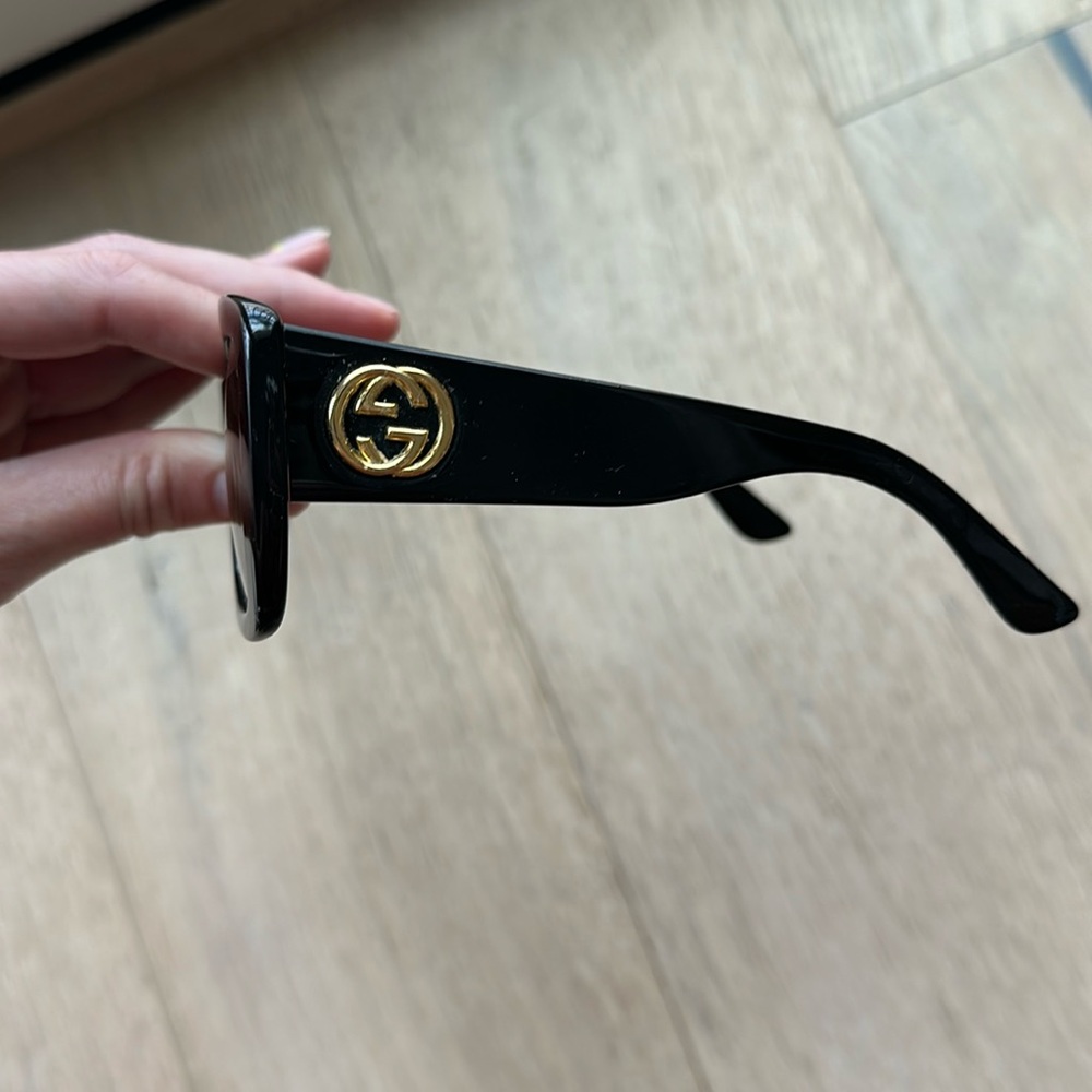 Gucci sunglasses - black with gold logo